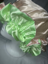 Load image into Gallery viewer, Pink &amp;’ Green Reversible Bonnet
